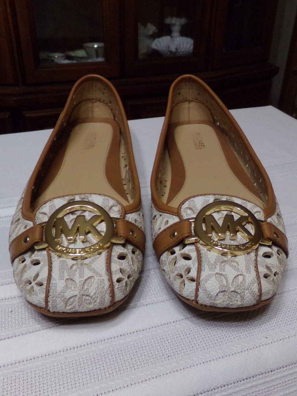NIB Michael Kors Fulton SignatureLogo Lasered Vanilla PVC Ballet Slipper US 8.5M